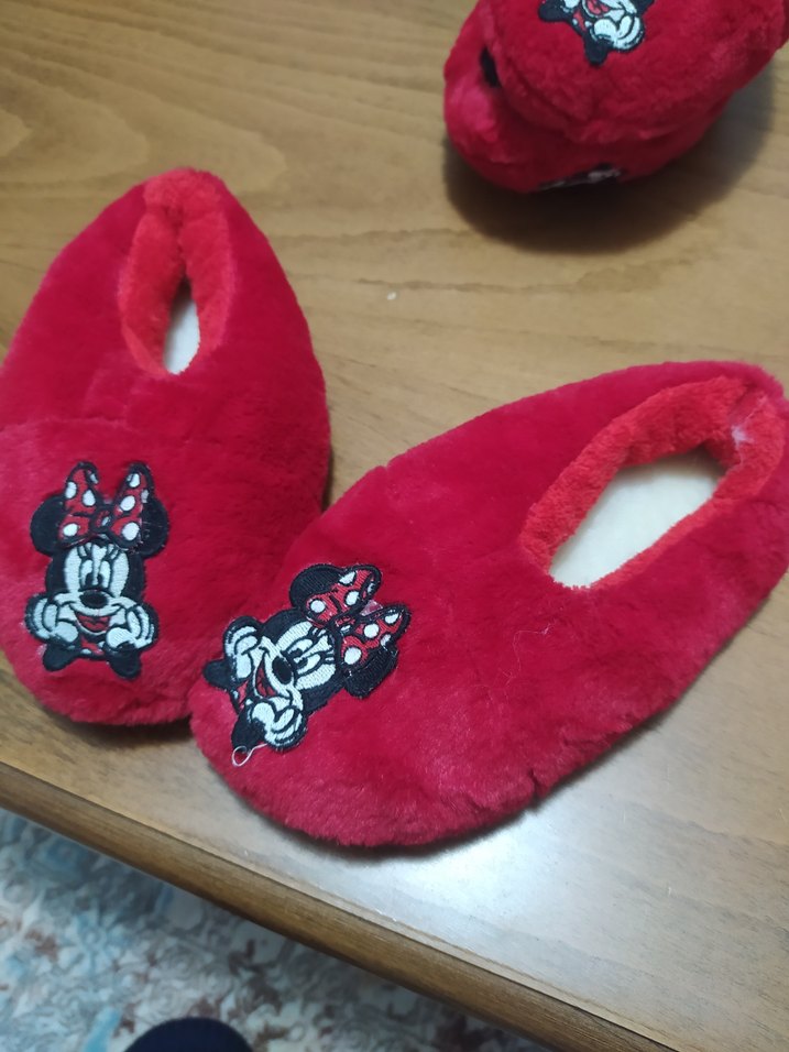 Kız Çocuk Kırmızı Nakışlı Sıcak Ev Terliği  3 adet mevcut 24 25 - Görsel 2