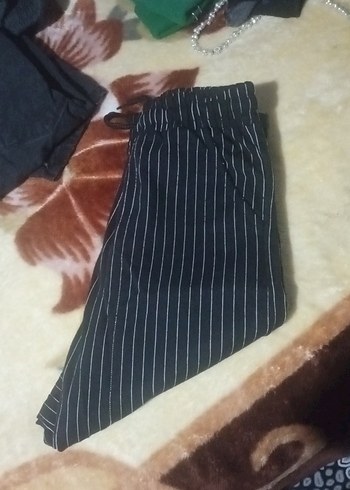 Kadın Siyah Çizgili Pilili Midi Pantolon - Görsel 2