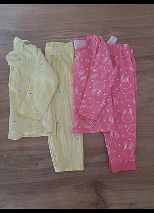 İki tane pijama 