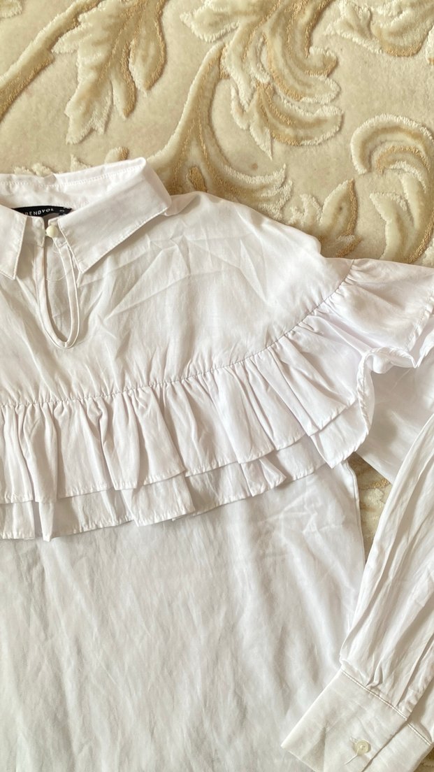 Fırfırlı Beyaz Keten Kadın Gömlek - Görsel 2