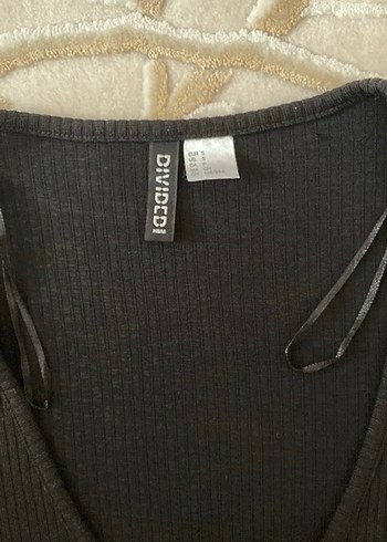 Siyah V Yaka Triko Hırka - Görsel 3