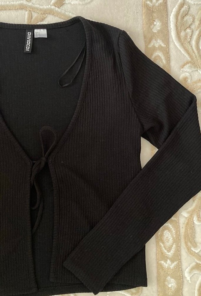 Siyah V Yaka Triko Hırka - Görsel 2