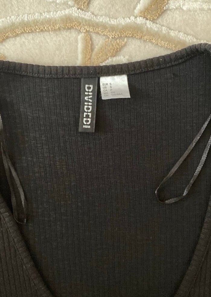 Siyah V Yaka Triko Hırka - Görsel 3