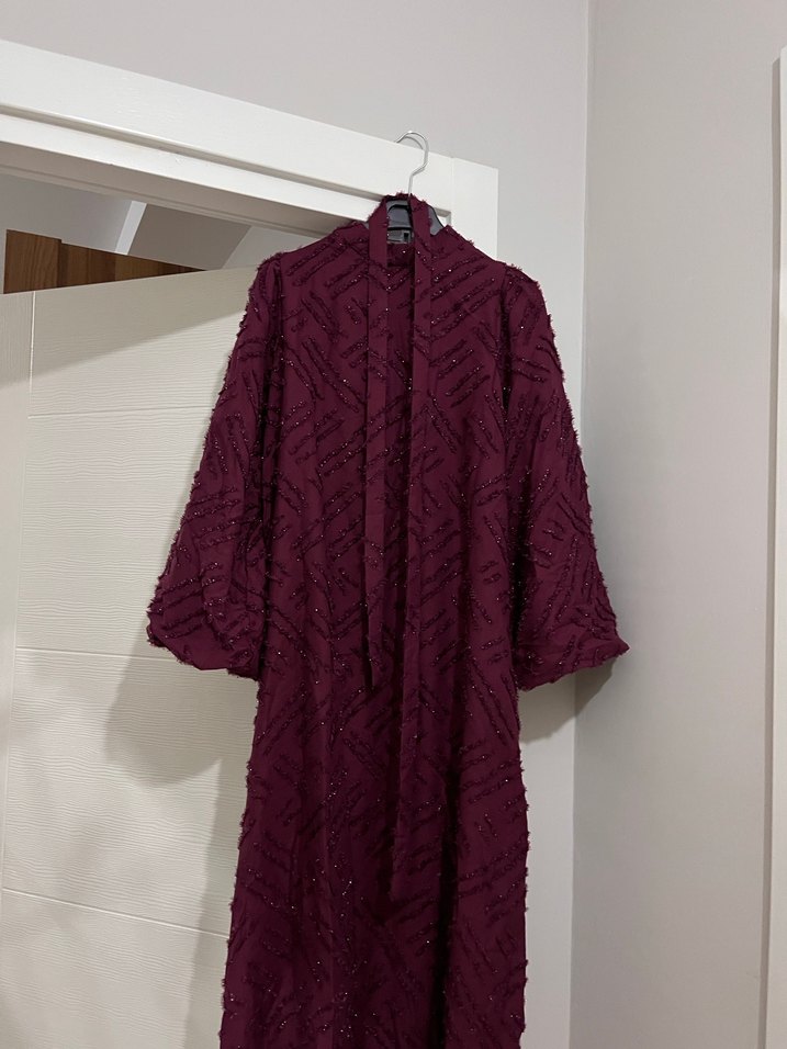 Bordo Uzun Nakışlı Kadın Elbise - Görsel 3