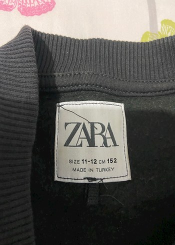 Siyah Nakışlı ve Payetli Kadın Sweatshirt - Görsel 3