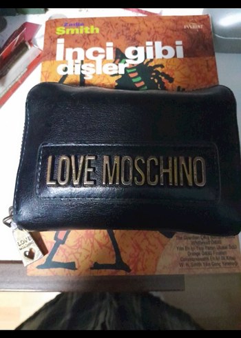 Love Moschino