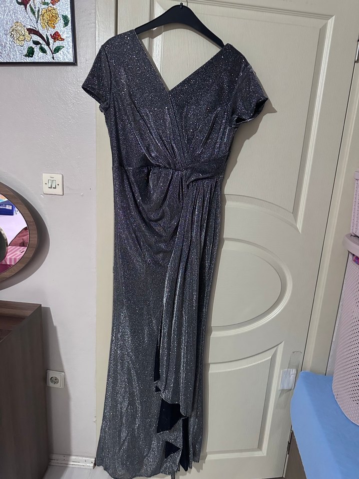 Gri Uzun Drapeli V Yakalı Abiye Elbise - Görsel 2