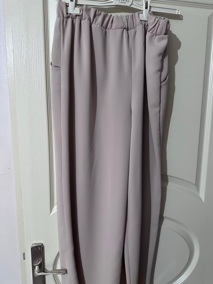 Bej Renkli Bol Kesim Kadın Kumaş Pantolon - Görsel 2