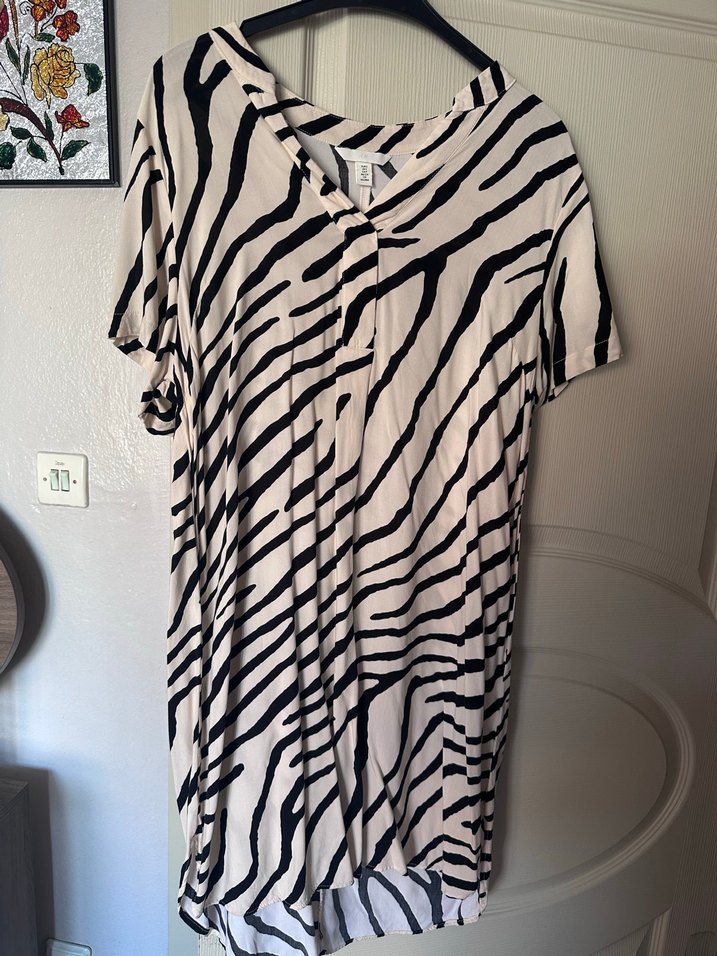 Zebra Desenli Hamile Midi Tunik aslında hamile için değil - Görsel 2