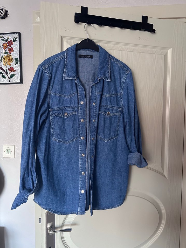 Düğmeli Mavi Denim Kadın Gömlek - Görsel 2