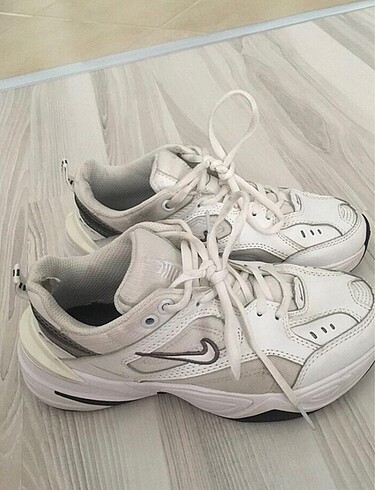 37,5 Beden Nike m2 tekno ayakkabı