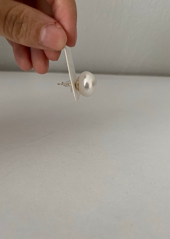 Beyaz Düğme Küpe Midi Boy - Görsel 3