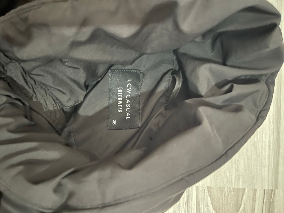 Siyah Fermuarlı Kadın Kış Montu - Görsel 4