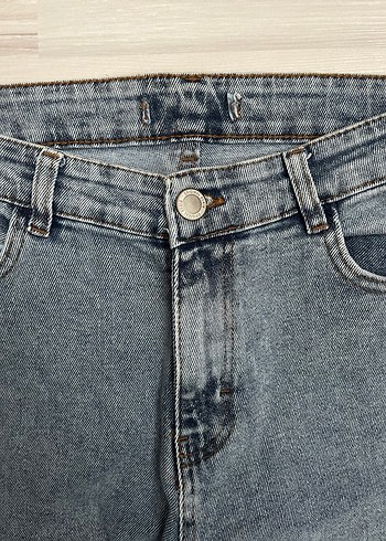 Kadın Gri Yırtık Salaş Kot Pantolon - Görsel 3