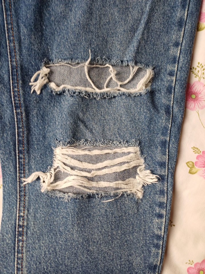 Pull Bear yırtık jean - Görsel 4