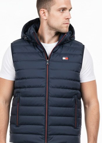 Tommy Hilfiger s