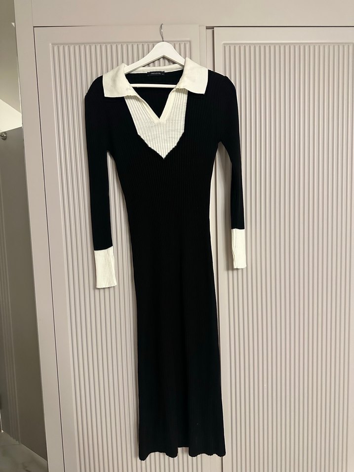 Siyah V Yaka Triko Ofis Elbisesi - Görsel 3