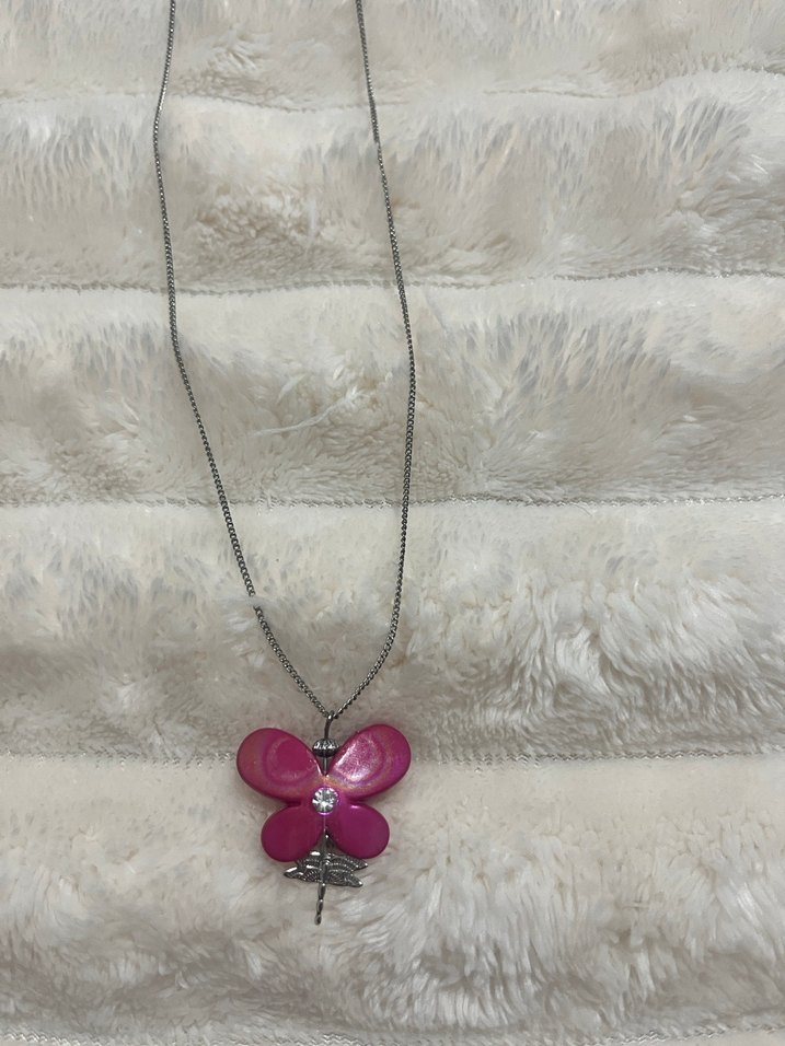 Pembe kelebek kolye - Görsel 2