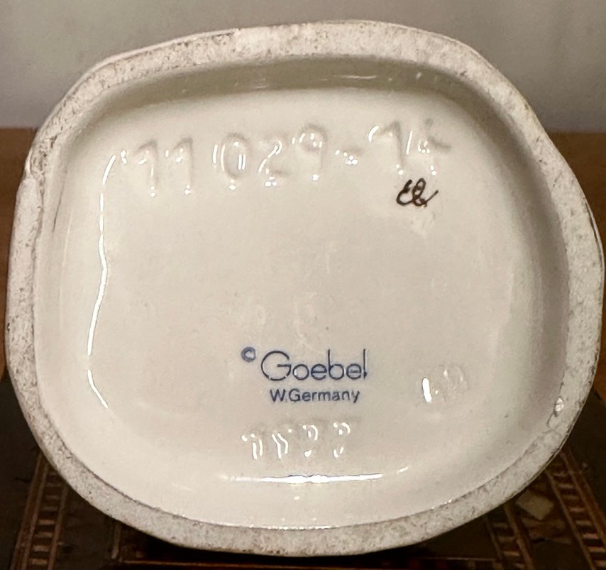 Goebel vintage Batı Almanya dönemi koleksiyonluk Biblo - Görsel 2