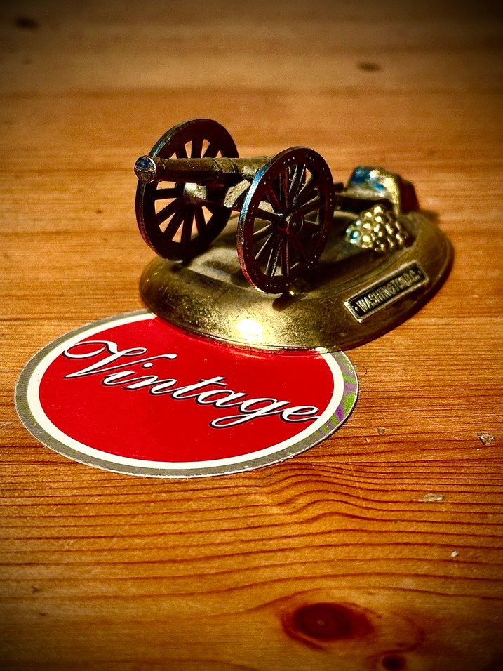 Vintage 70ler  japon yapımı top figürlü bronz biblo - Görsel 4