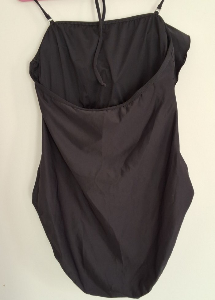 Siyah Fırfırlı Askılı Kadın Mayo - Görsel 4