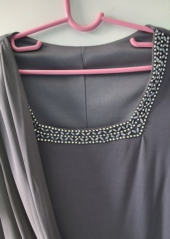 Gri Kısa Şifon  Kollu Drapeli Abiye Elbise - Görsel 2