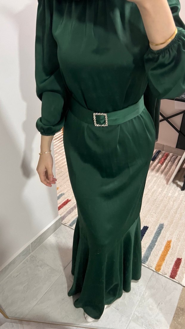 Yeşil Uzun Saten Elbise - Görsel 2