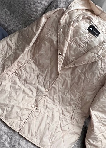 Bej Düğmeli Uzun Kollu yağmurluk - Görsel 2