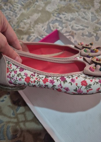 Pembe Çiçekli Düğmeli Dolgu Topuklu Kız Çocuk Babet - Görsel 3