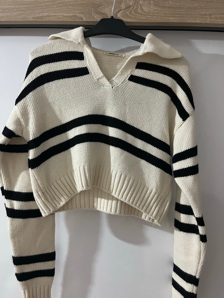Çizgili V Yakalı Triko Kazak - Görsel 3