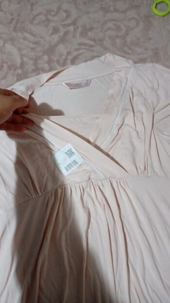 Pudra rengi V Yaka Kısa Kollu Hamile Bluzu - Görsel 4