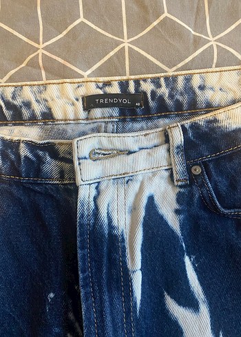 Kadın Lacivert Batik Desenli Cep Detaylı Jean - Görsel 2