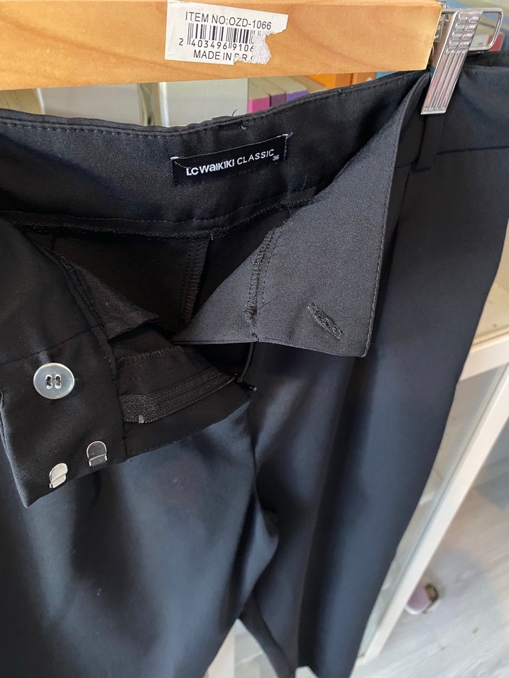 Siyah Kadın Normal Kesim Midi Kumaş Pantolon - Görsel 2