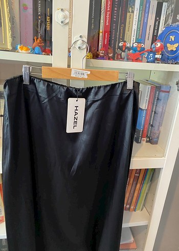 Siyah Uzun Salaş Saten Etek - Görsel 2