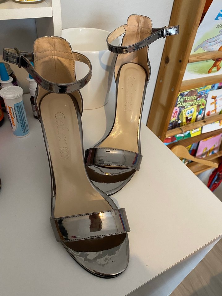 Parlak Gri 9 cm Kalın  Topuklu Kadın Ayakkabı - Görsel 3