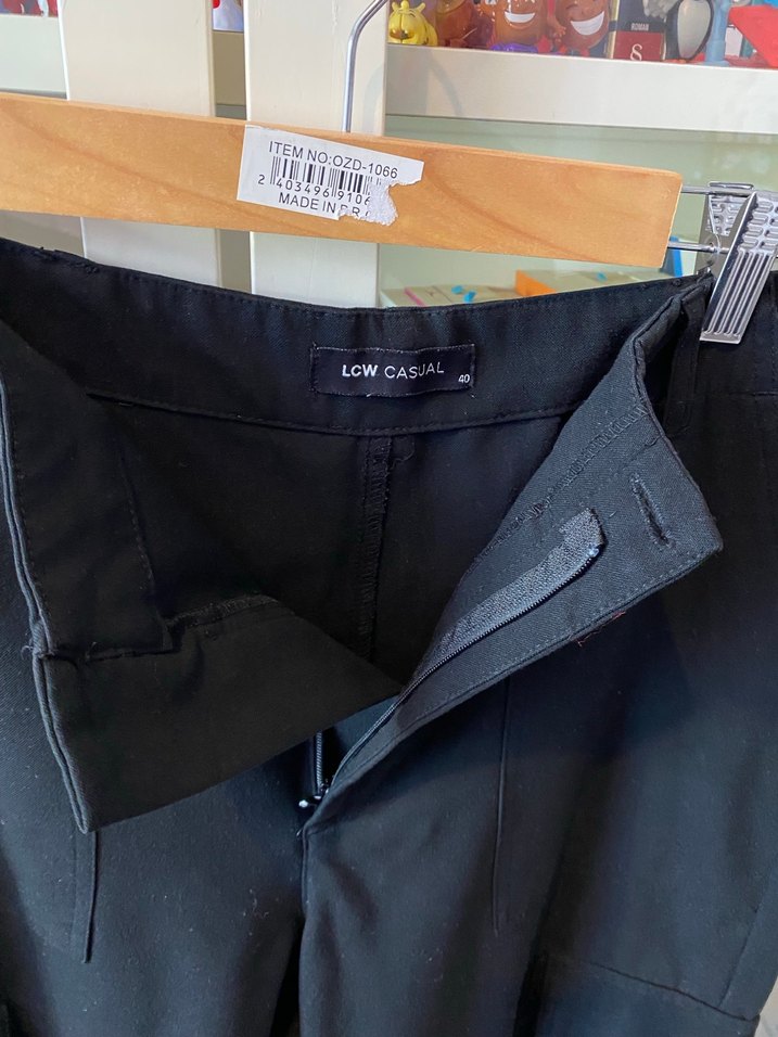 Siyah Kemerli Rahat Kesim Kadın Kumaş Pantolon - Görsel 2