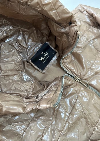 Bej Kapüşonlu Parlak Kadın Kışlık Mont - Görsel 2