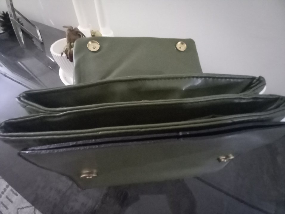 Kemer Detaylı Kadın Deri Çanta - Haki - Görsel 4