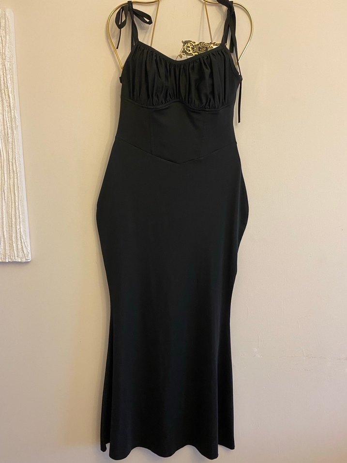 Siyah Büzgü Detaylı Uzun Kadın Elbise - Görsel 3