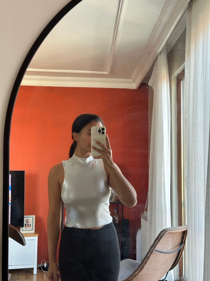 Bershka parlak kumaş kolsuz üst - Görsel 3