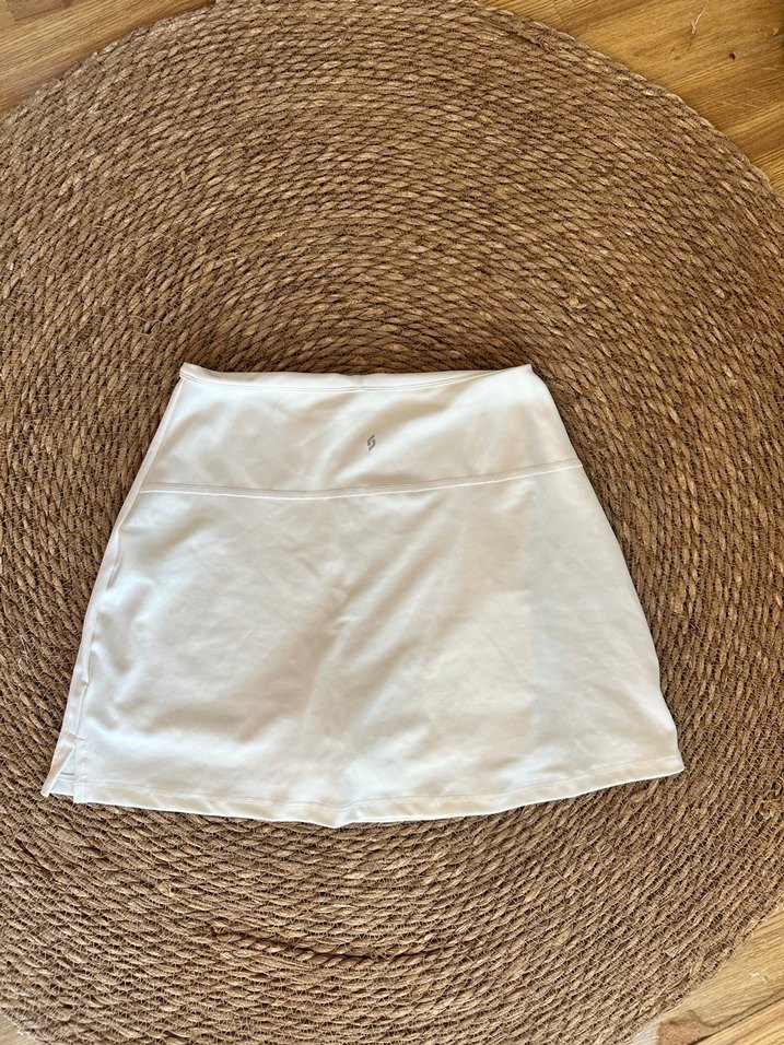 Beyaz tenisçi eteği (içi şortlu) - Görsel 3