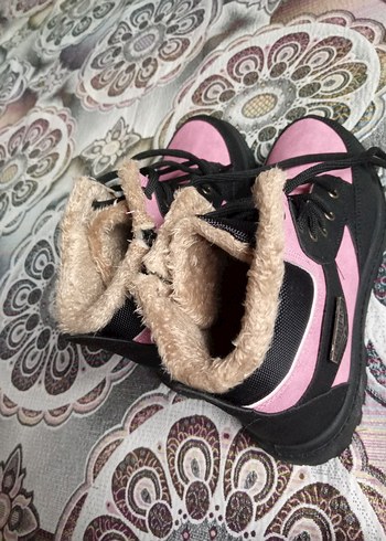 Kızlar için Pembe Bağcıklı Kürklü Bot - Görsel 3