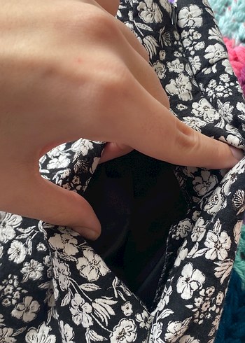 Çiçek Desenli Dantel Detaylı Mini Triko şort - Görsel 3