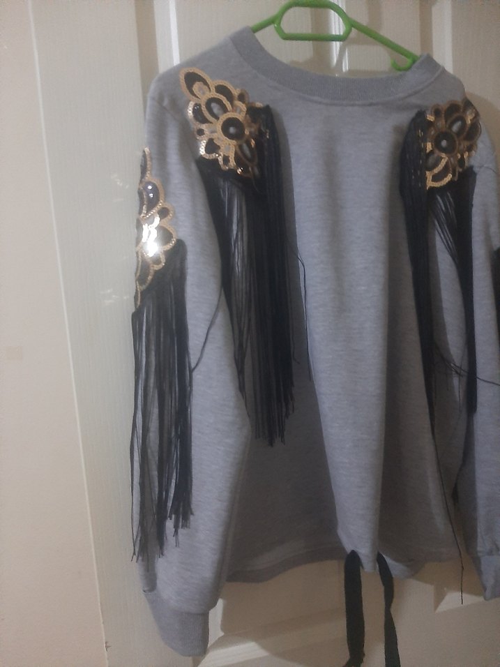 Püsküllü Nakışlı Gri Kadın Sweatshirt - Görsel 3