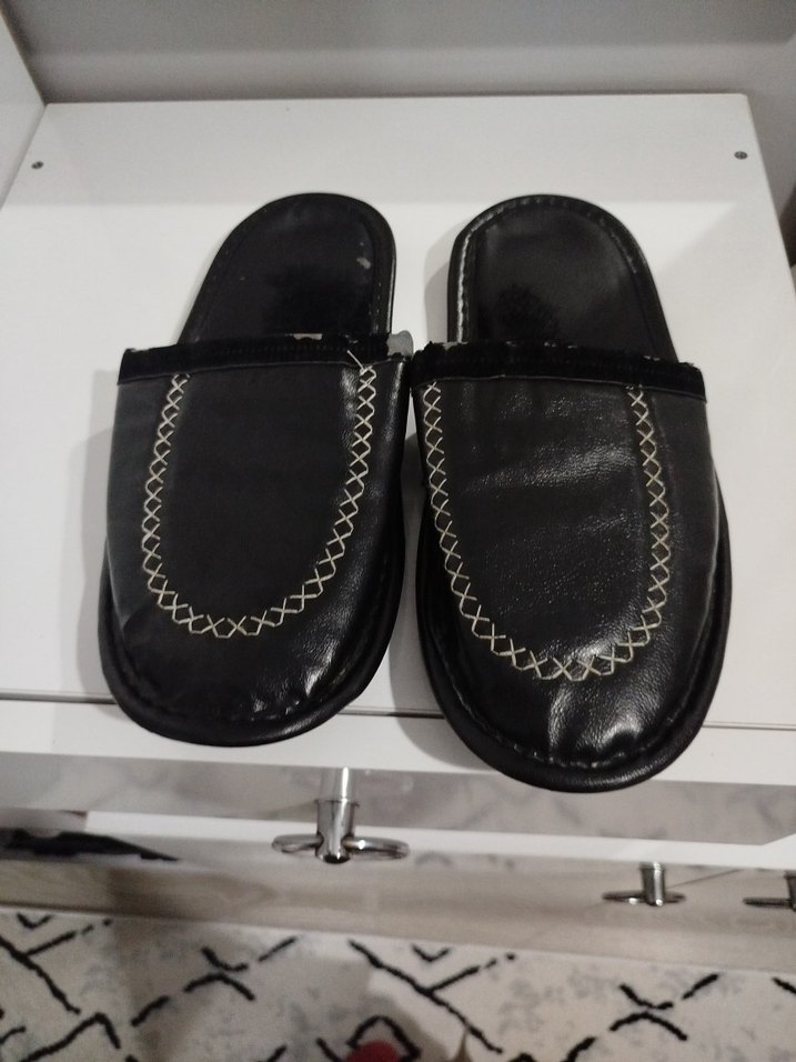 Erkek Siyah Tokalı Ev Terliği - Görsel 2