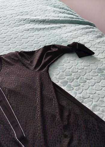 Siyah Yılan Desenli Uzun hirkali elbise takim - Görsel 3