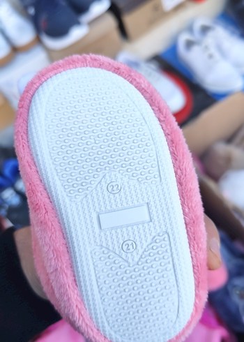 Pembe Kürklü Kız Çocuk Ev Terliği - Görsel 2