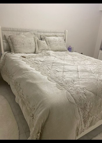 Nakışlı Krem Yatak Örtüsü Seti - Görsel 3