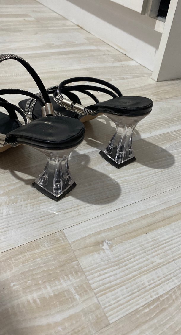 Siyah Parlak Stiletto Topuklu Kadın Ayakkabı - Görsel 2