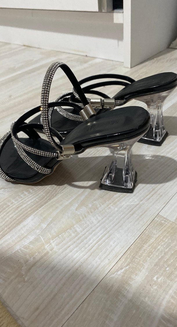 Siyah Parlak Stiletto Topuklu Kadın Ayakkabı - Görsel 3